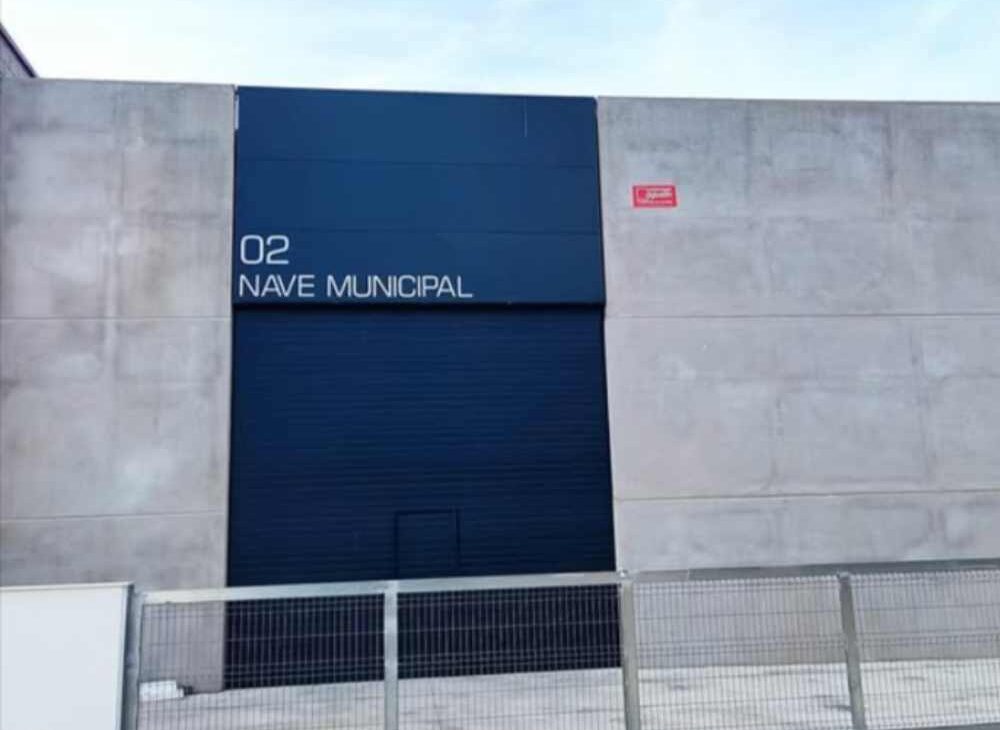 Puertas de garaje metálicas: factores clave antes de instalarlas en tu vivienda o empresa